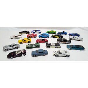 Vintage Lot of 20 Diecast Car Toys Assorted Models Colors Hot Wheels Maisto
